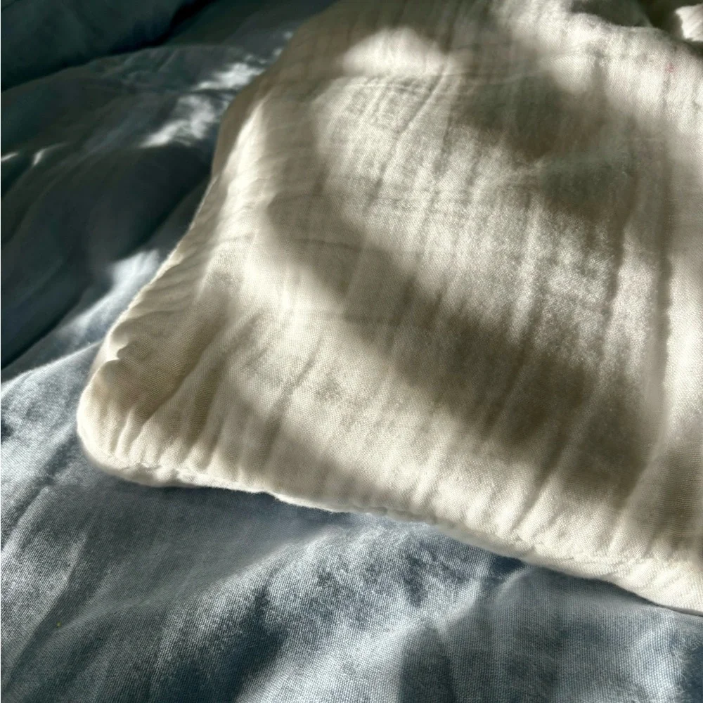 Crate&Barrel Toddler Sized Duvet & Insert - Picture 7 of 13